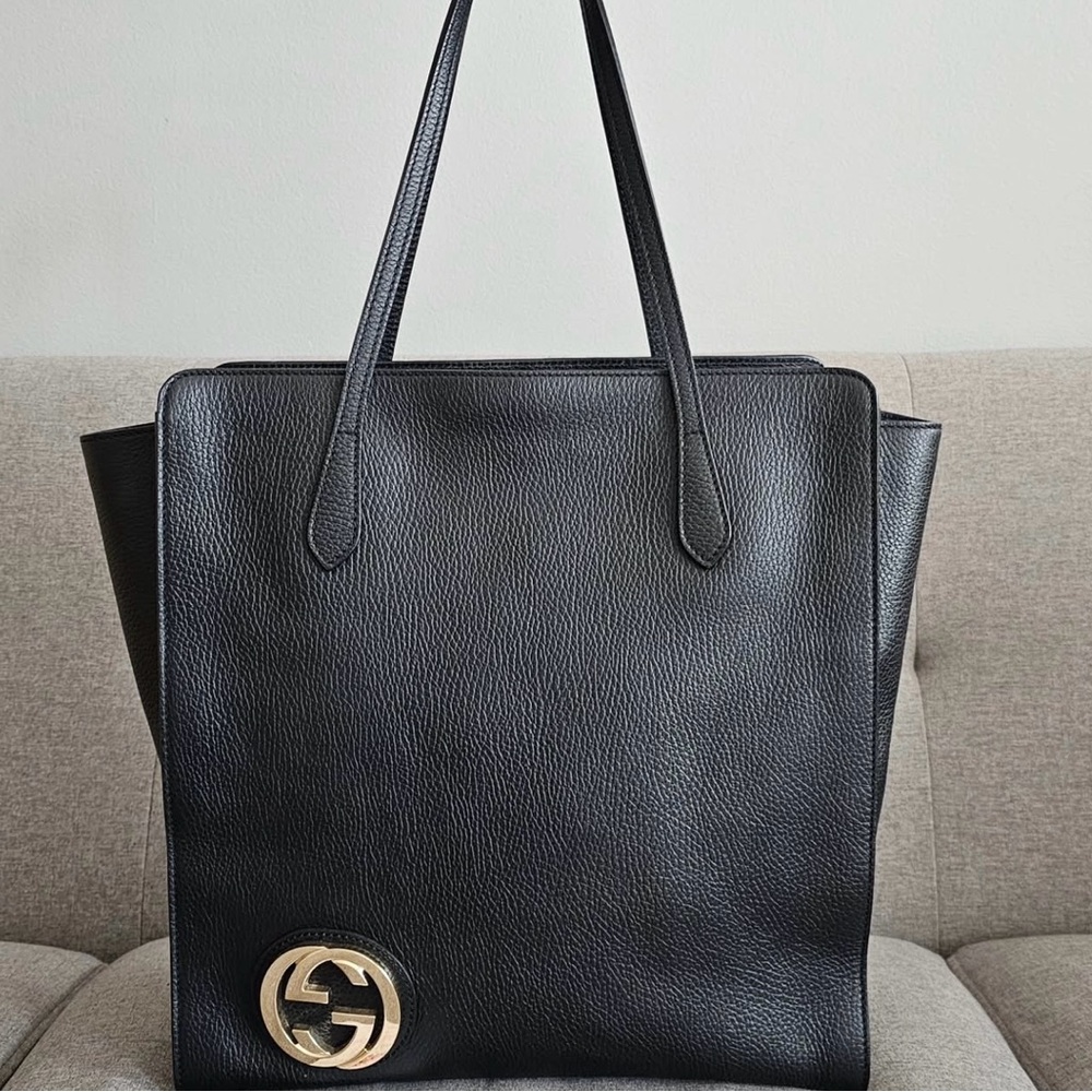 Authentic GUCCI Leather Interlocking G Dollar Tote Bag